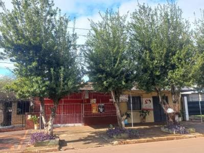 Casa c/ Salón comercial. Barrio San Pedro Encarnación