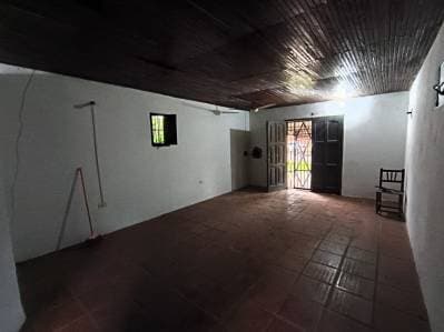ALQUILO Salon Comercial sobre Avda. Defensores del Chaco